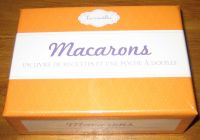 [R18059] Macarons, un livre de recettes et une poche à douille